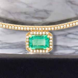 GORGEOUS Designer 14k Yellow Gold Emerald and Diamond 1.05 CTW Collar Necklace!
